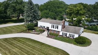 2550 Coach House DRIVE, Brookfield, WI 53045