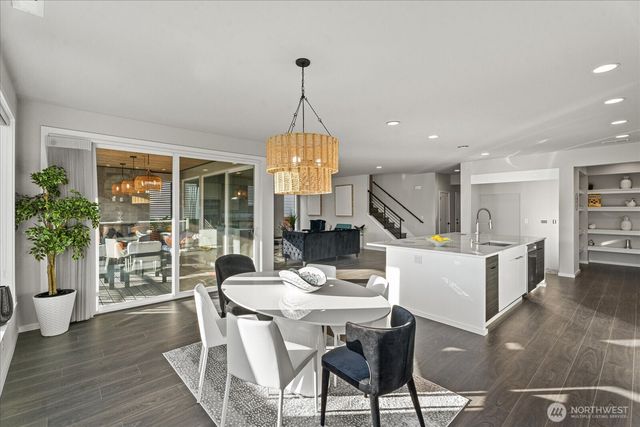 21713 SE 256th Place, Maple Valley, WA 98038