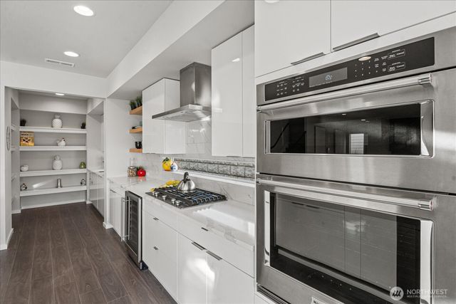 21713 SE 256th Place, Maple Valley, WA 98038