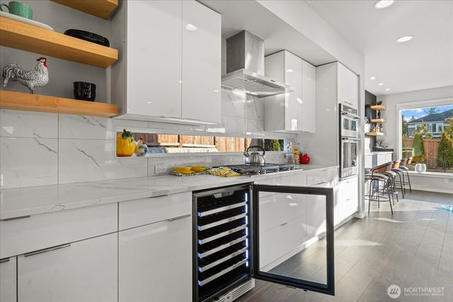 21713 SE 256th Place, Maple Valley, WA 98038