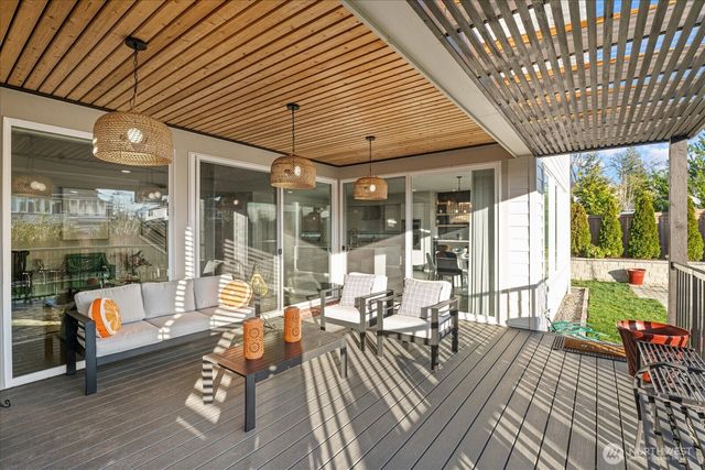 21713 SE 256th Place, Maple Valley, WA 98038