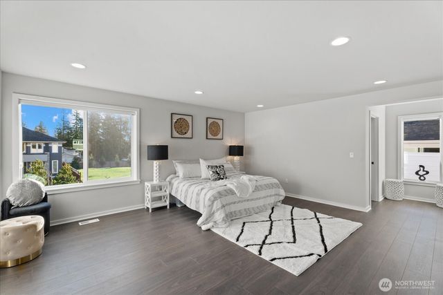 21713 SE 256th Place, Maple Valley, WA 98038