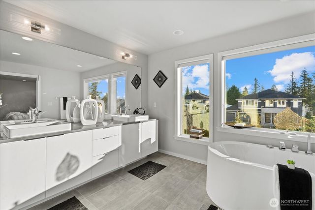 21713 SE 256th Place, Maple Valley, WA 98038