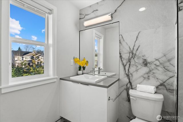 21713 SE 256th Place, Maple Valley, WA 98038