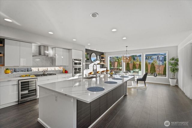 21713 SE 256th Place, Maple Valley, WA 98038