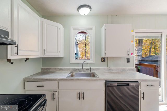 115 RISK RD, New Market, VA 22844