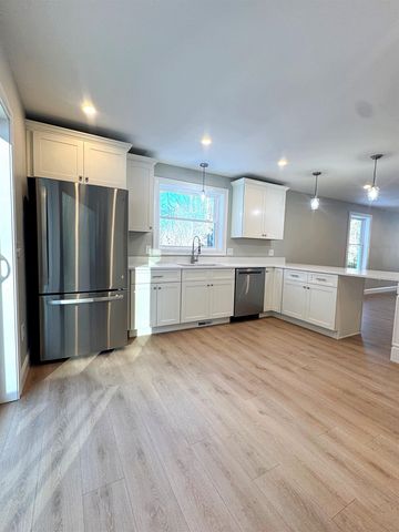 69 Peaslee Hill Road, Weare, NH 03281