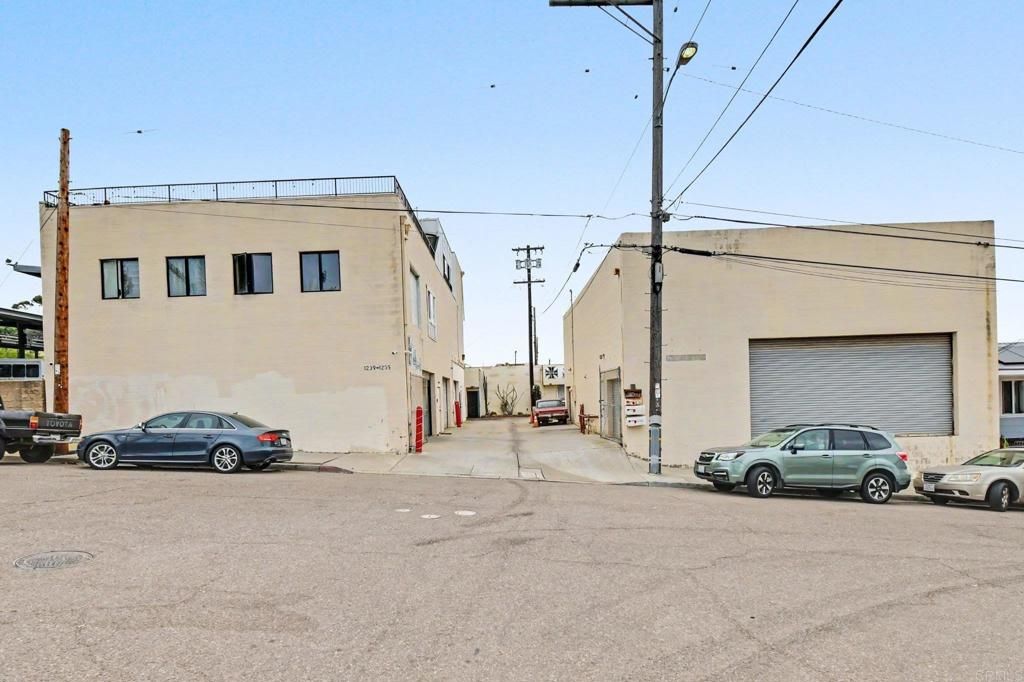 1235 Cushman Ave, San Diego, CA 92110 — exterior