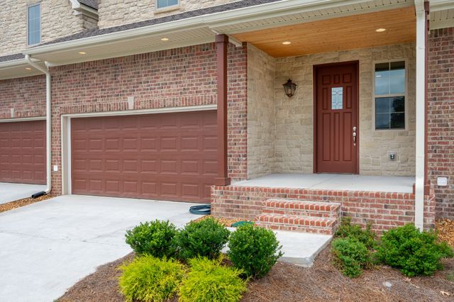 120 Nickolas Cir, Lebanon, TN 37087