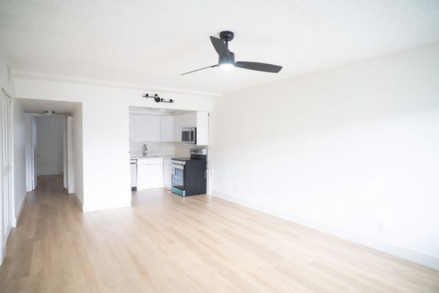 701 Pine Drive 107, Pompano Beach, FL 33060