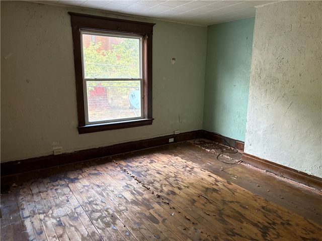 580 4th Ave, Freedom, PA 15042