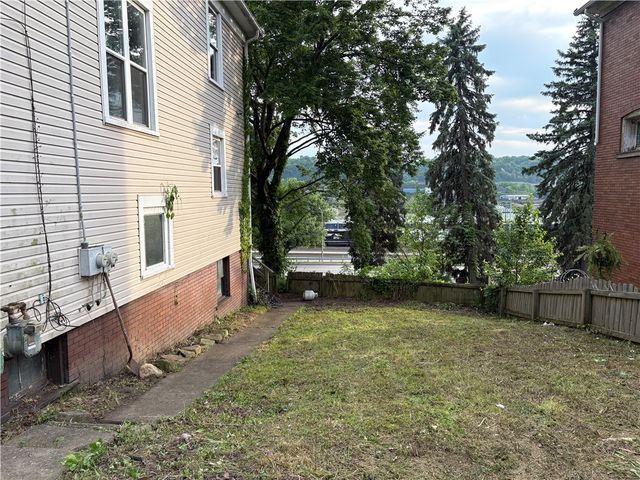 580 4th Ave, Freedom, PA 15042