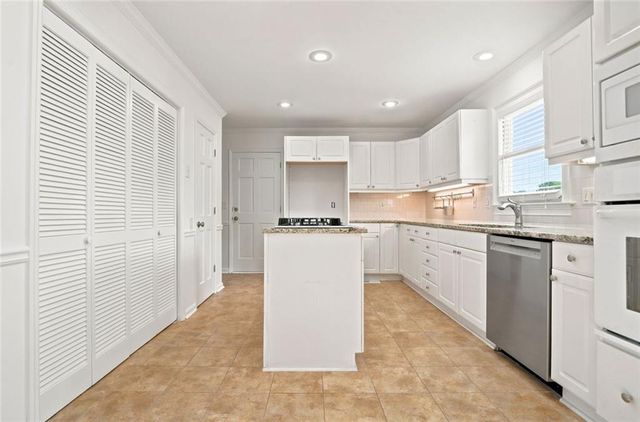 1632 Oakwood Court, Marietta, GA 30066