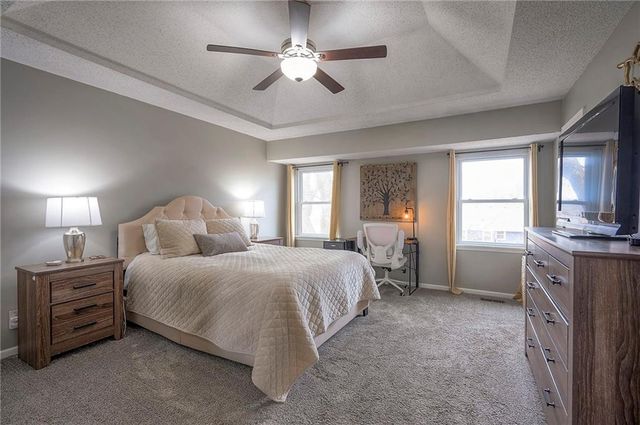 7908 Park Street, Lenexa, KS 66215