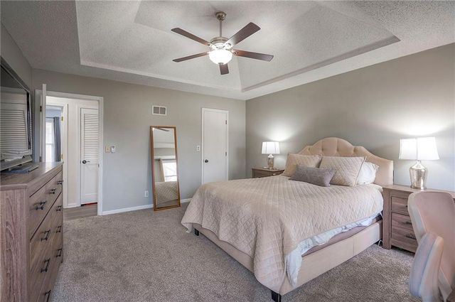 7908 Park Street, Lenexa, KS 66215