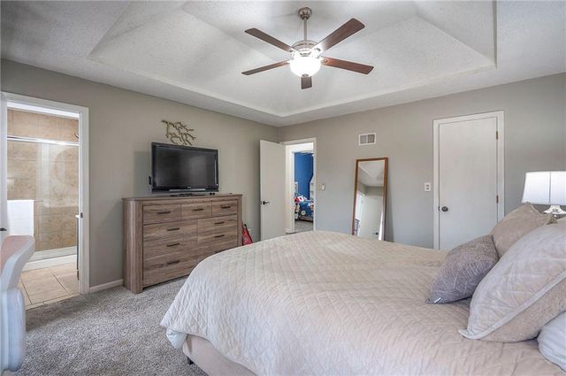 7908 Park Street, Lenexa, KS 66215