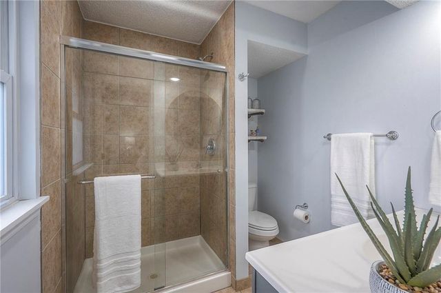 7908 Park Street, Lenexa, KS 66215