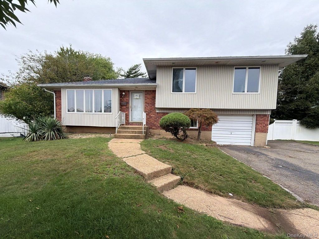 35 Eagle Lane, Farmingdale, NY 11735 — exterior