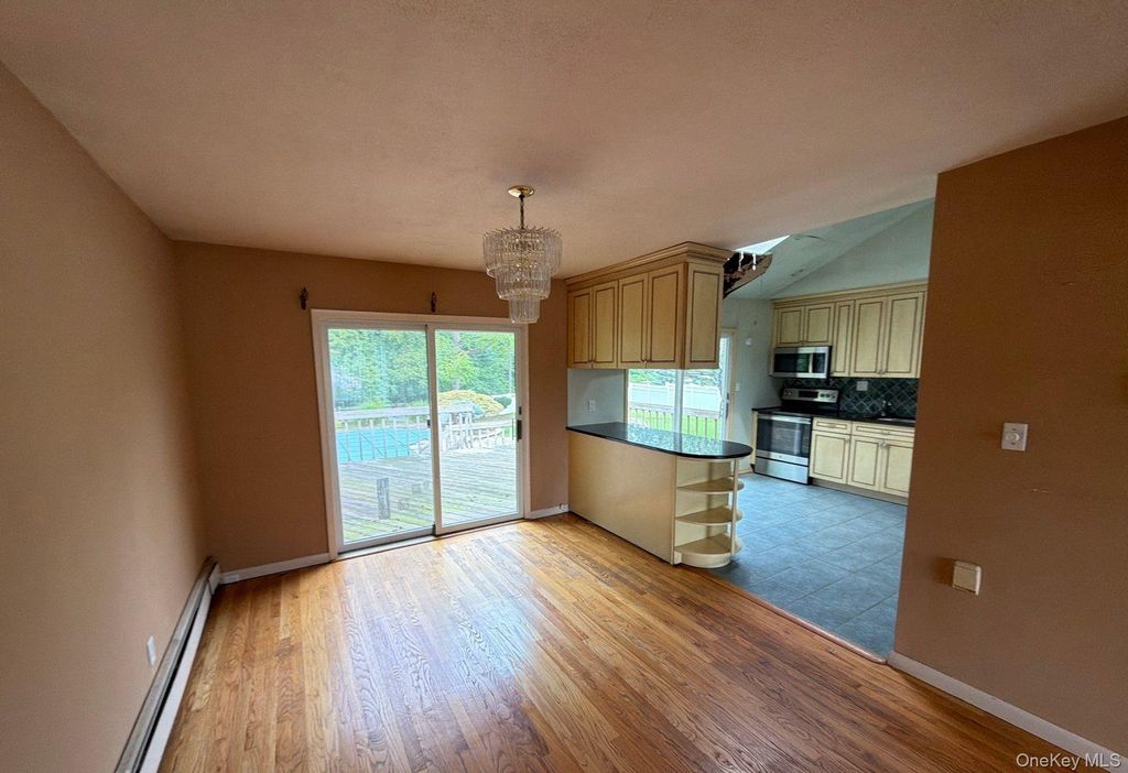 35 Eagle Lane, Farmingdale, NY 11735 — photo 5