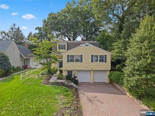 31 Overlook Terrace, Nutley, NJ 07110