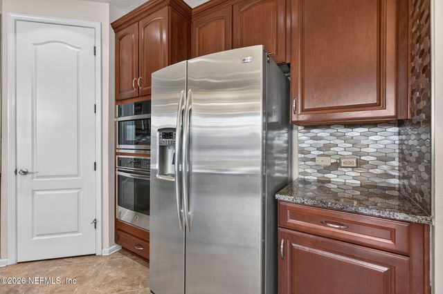 127 ROCKCREEK Drive, St. Johns, FL 32259