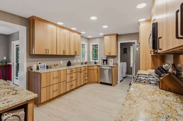 4640 Harrison Ridge Road, Columbus, IN 47201
