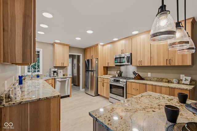 4640 Harrison Ridge Road, Columbus, IN 47201