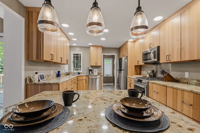4640 Harrison Ridge Road, Columbus, IN 47201