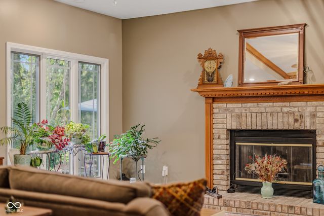 4640 Harrison Ridge Road, Columbus, IN 47201