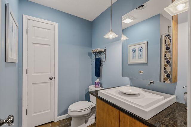 4640 Harrison Ridge Road, Columbus, IN 47201
