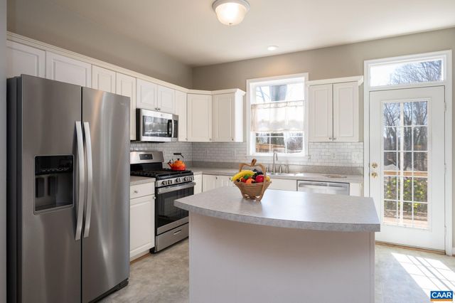 1041 CARRINGTON PL, Charlottesville, VA 22901