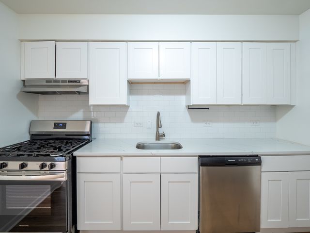 9662 Golf Terrace 2E, Des Plaines, IL 60016