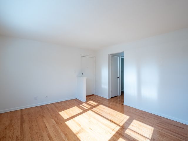 9662 Golf Terrace 2E, Des Plaines, IL 60016