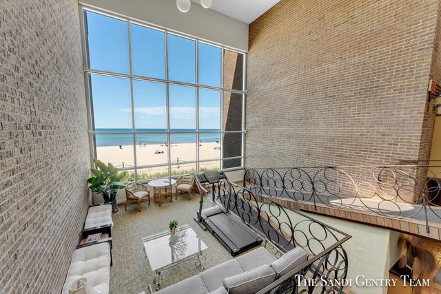 1159 S Harbor Drive B-3, Grand Haven City, MI 49417