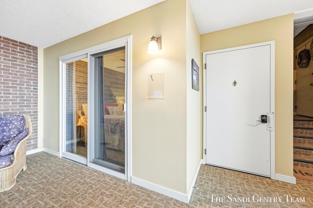 1159 S Harbor Drive B-3, Grand Haven City, MI 49417