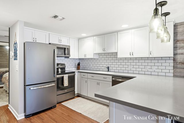 1159 S Harbor Drive B-3, Grand Haven City, MI 49417