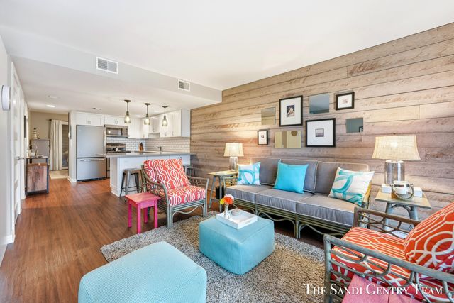 1159 S Harbor Drive B-3, Grand Haven City, MI 49417