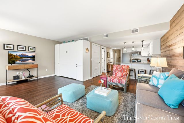 1159 S Harbor Drive B-3, Grand Haven City, MI 49417