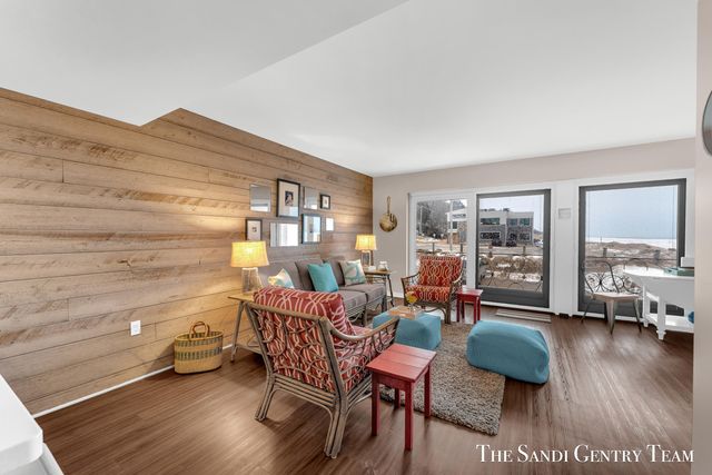 1159 S Harbor Drive B-3, Grand Haven City, MI 49417