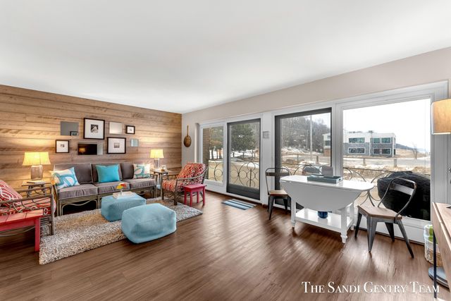 1159 S Harbor Drive B-3, Grand Haven City, MI 49417