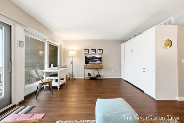 1159 S Harbor Drive B-3, Grand Haven City, MI 49417