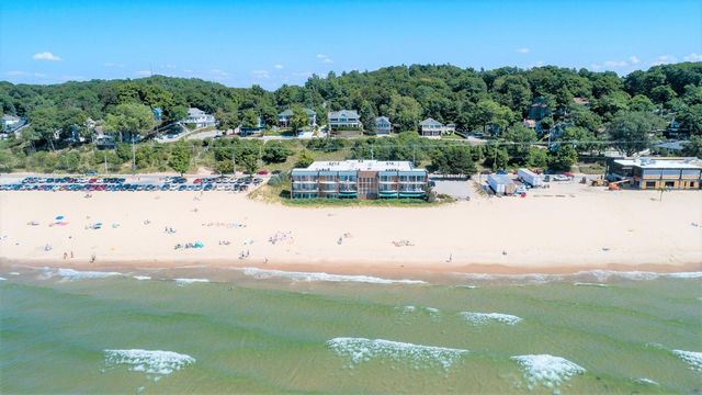 1159 S Harbor Drive B-3, Grand Haven City, MI 49417