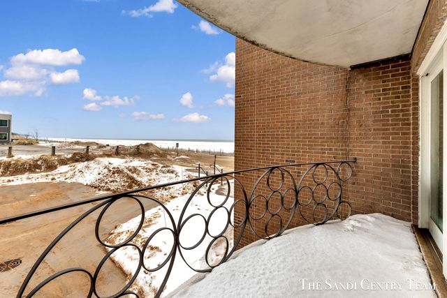 1159 S Harbor Drive B-3, Grand Haven City, MI 49417