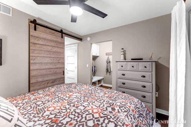 1159 S Harbor Drive B-3, Grand Haven City, MI 49417