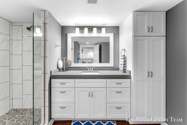 1159 S Harbor Drive B-3, Grand Haven City, MI 49417