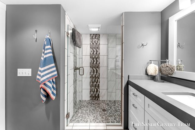 1159 S Harbor Drive B-3, Grand Haven City, MI 49417