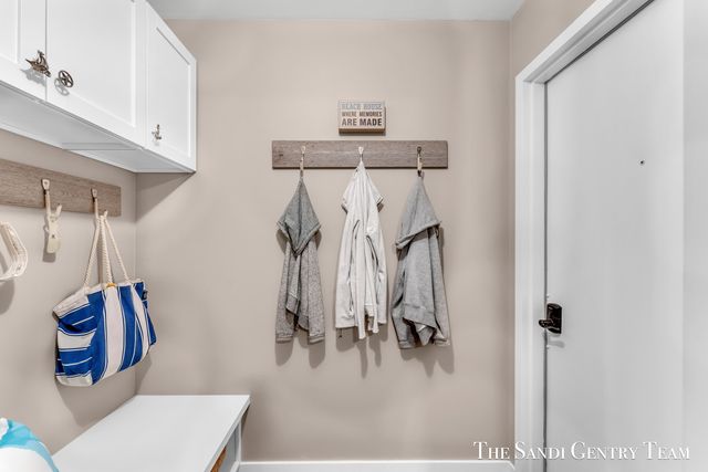 1159 S Harbor Drive B-3, Grand Haven City, MI 49417