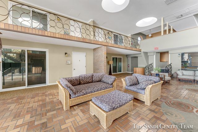 1159 S Harbor Drive B-3, Grand Haven City, MI 49417