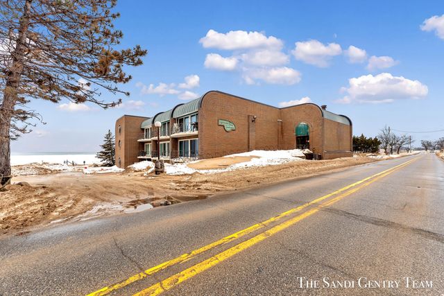 1159 S Harbor Drive B-3, Grand Haven City, MI 49417
