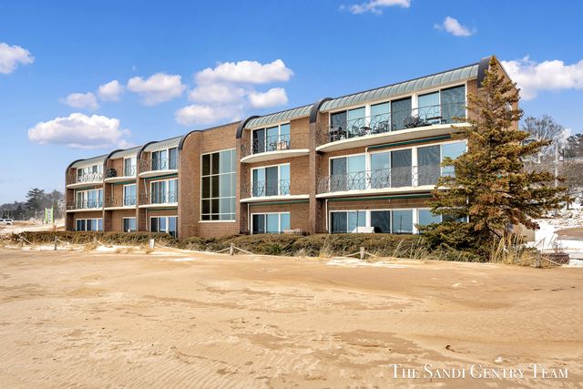 1159 S Harbor Drive B-3, Grand Haven City, MI 49417
